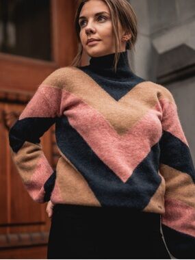VVB Victoria Beckham Chevron Colorblock Turtleneck Sweater Wool Blend